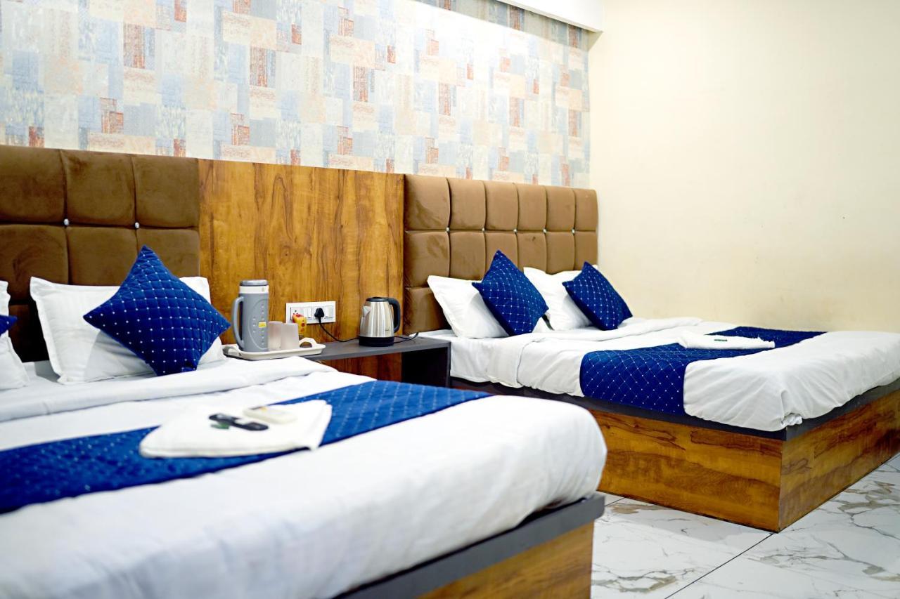 Hotel Mahalok Palace Ujjain Zewnętrze zdjęcie