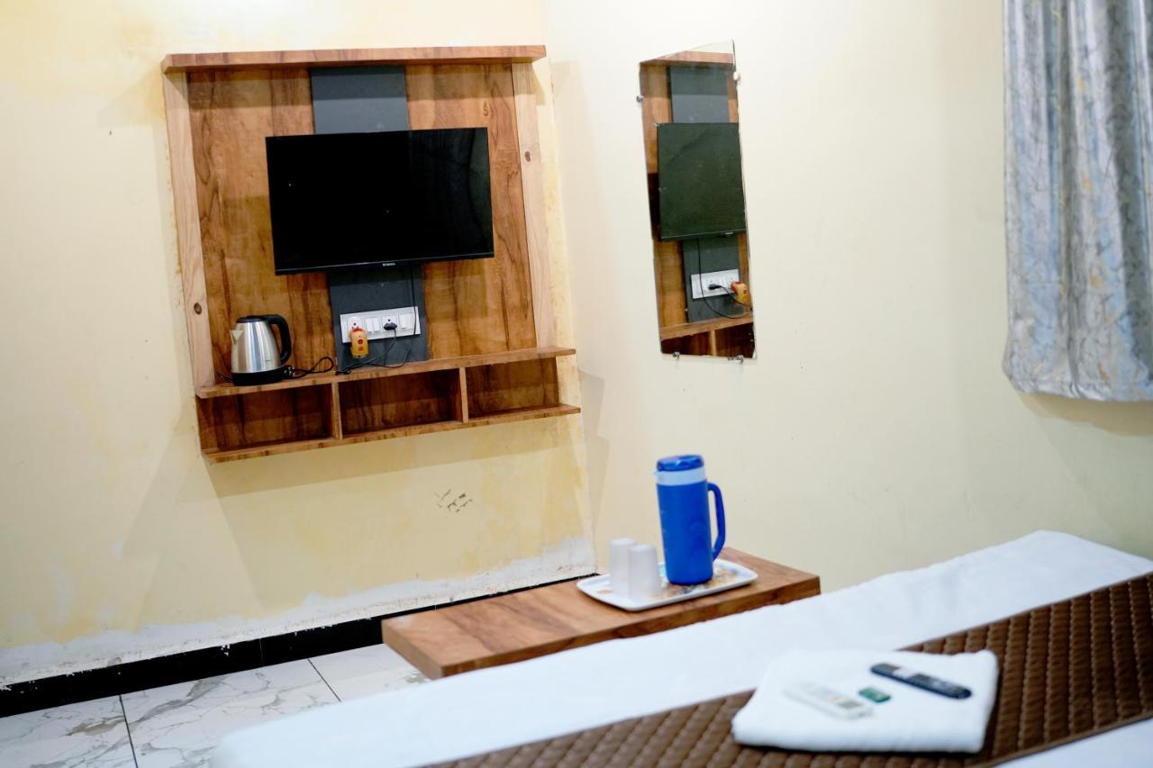 Hotel Mahalok Palace Ujjain Zewnętrze zdjęcie