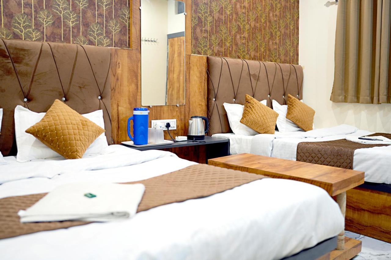 Hotel Mahalok Palace Ujjain Zewnętrze zdjęcie