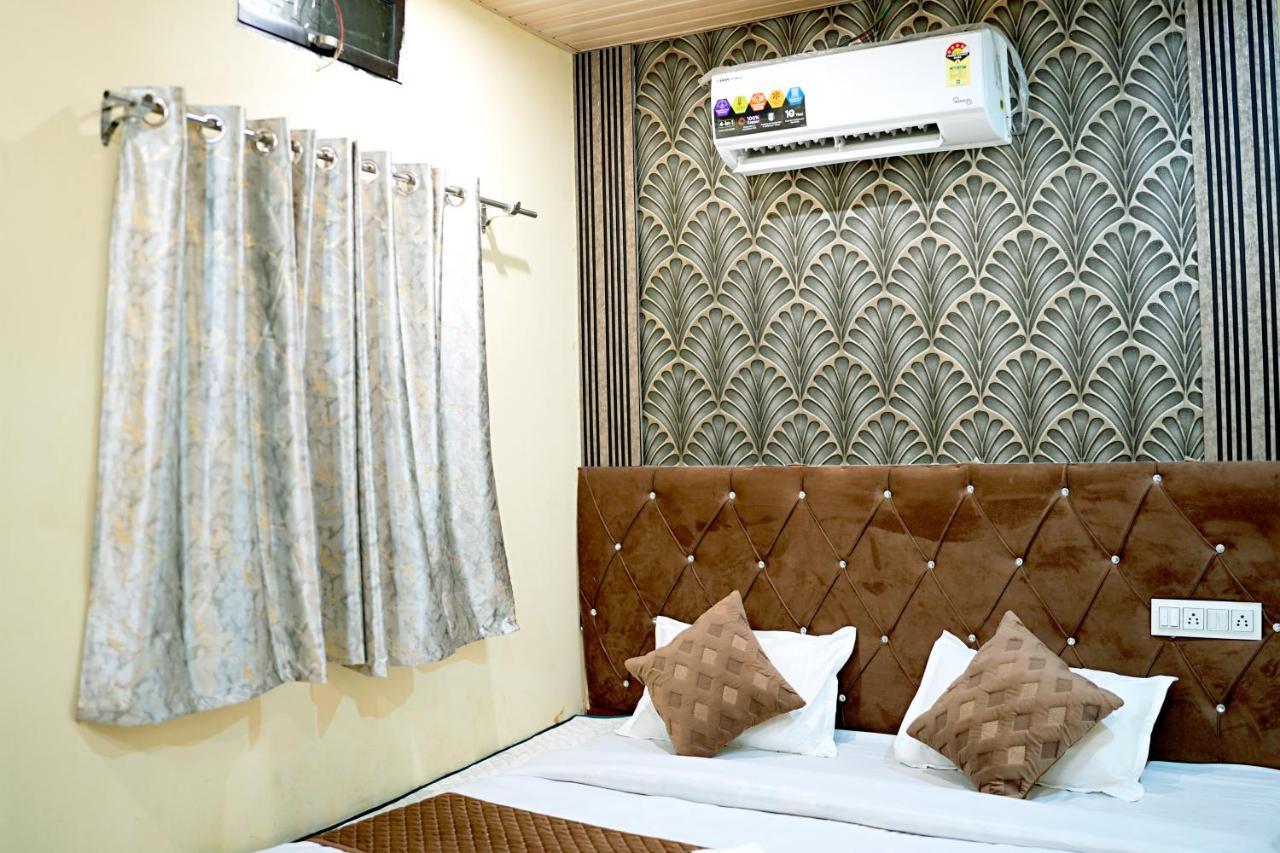 Hotel Mahalok Palace Ujjain Zewnętrze zdjęcie