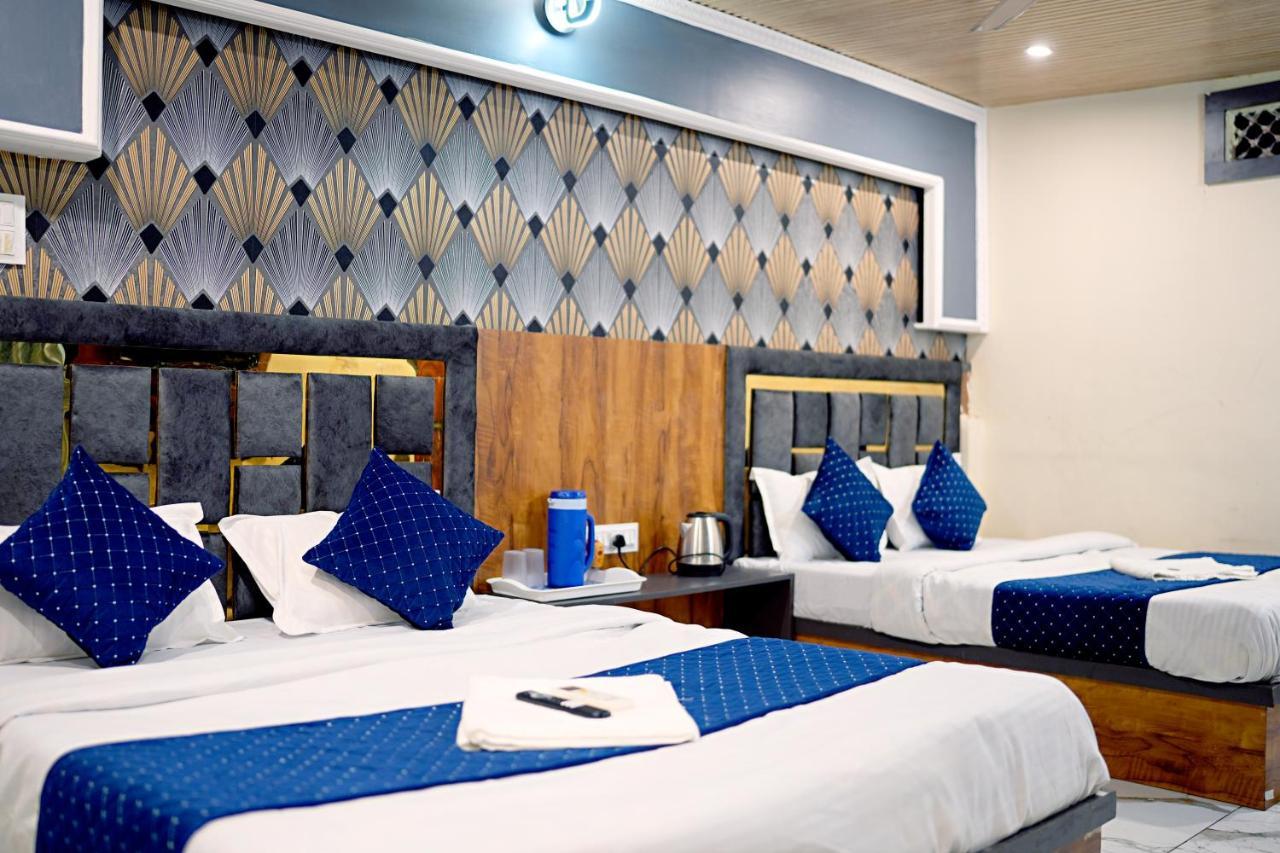 Hotel Mahalok Palace Ujjain Zewnętrze zdjęcie