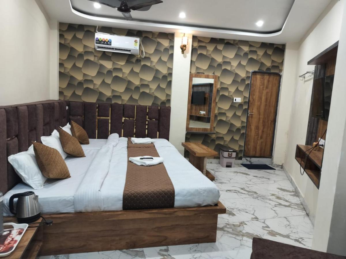Hotel Mahalok Palace Ujjain Zewnętrze zdjęcie